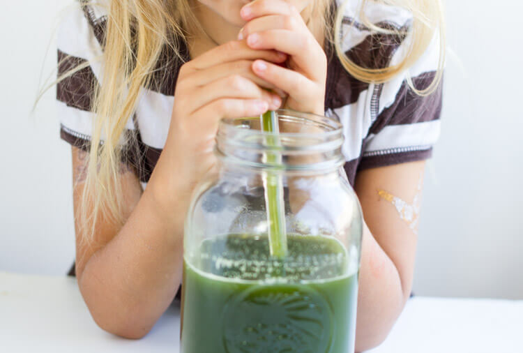 Detox Green Juice -- www.savorylotus.com