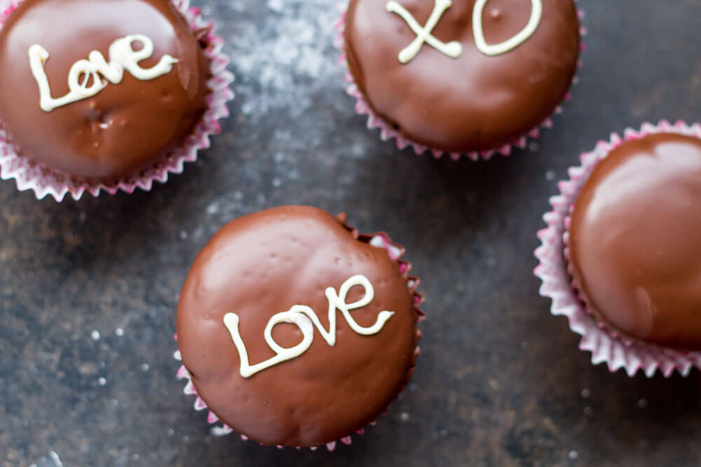 The Best Chocolate Cupcake Recipe (gluten free and grain free) -- www.savorylotus.com