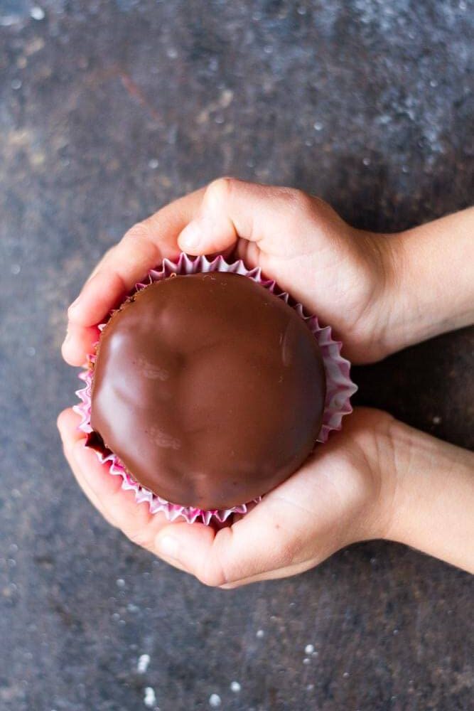 The Best Chocolate Cupcake Recipe (gluten free and grain free) --- www.savorylotus.com