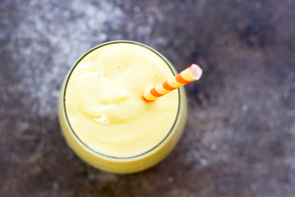 Creamy Mango Orange Smoothie (dairy free) \ www.savorylotus.com