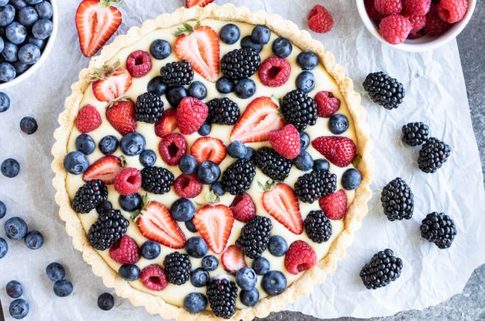 Fruit Tart with Vanilla Cream (gluten free, dairy free, paleo) | www.savorylotus.com