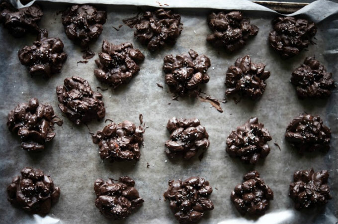 Salted Mexican Chocolate Clusters | www.savorylotus.com